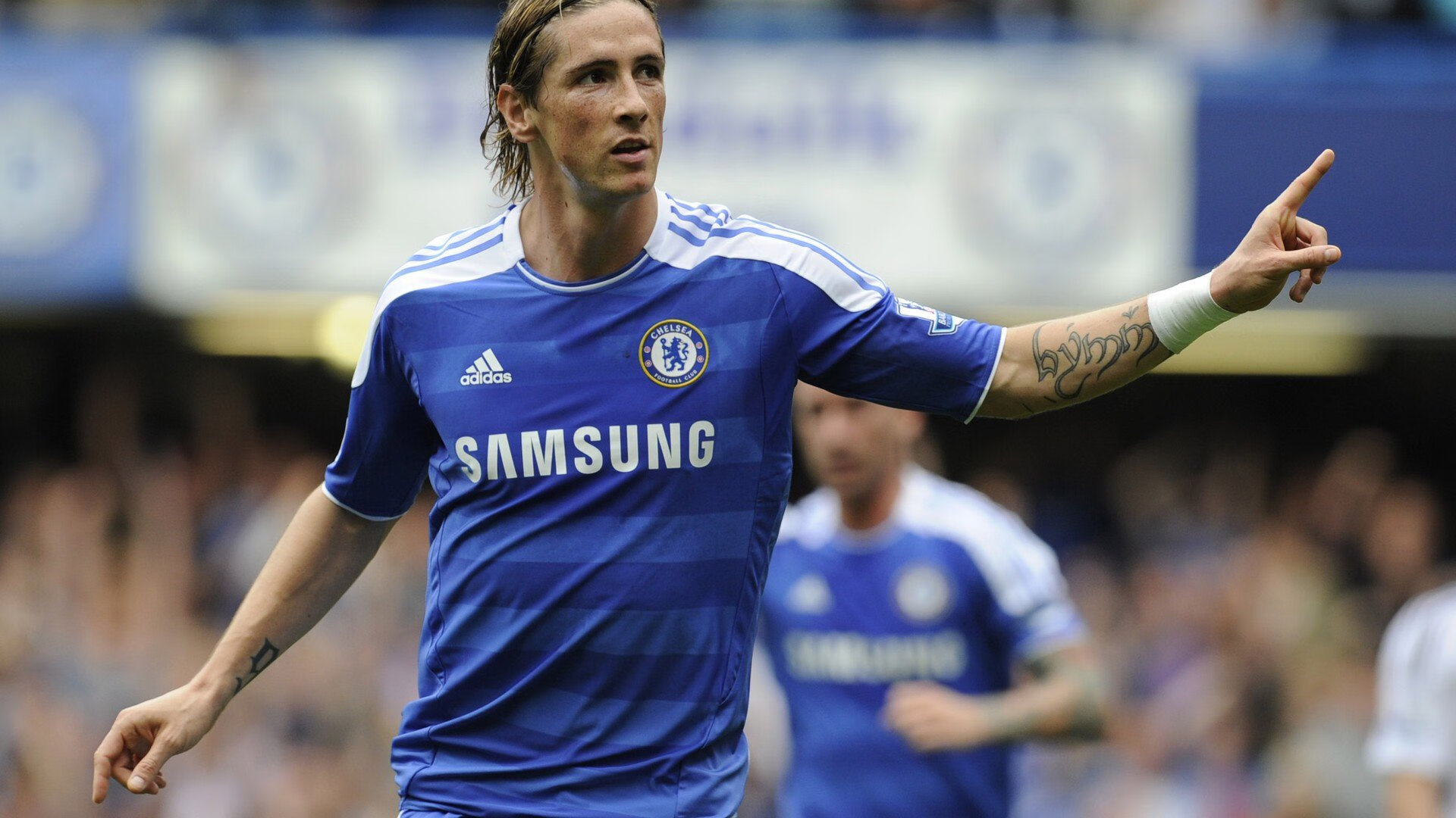 曼联新王崛起连续救主后防进球成奇兵，曼联新人